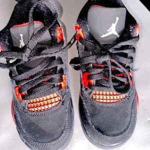 LITTLE KIDS JORDAN 4